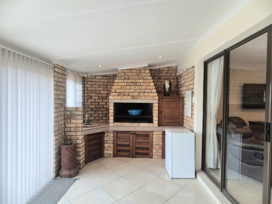 4 Bedroom Property for Sale in Cintsa West Eastern Cape